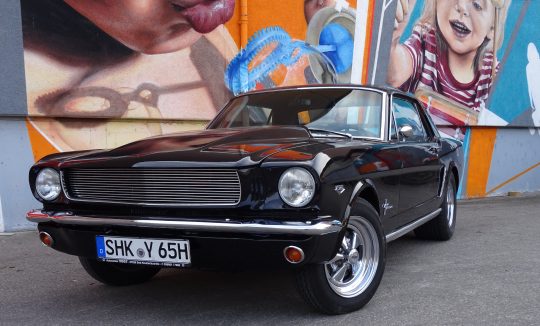 rent a ford mustang classic car
