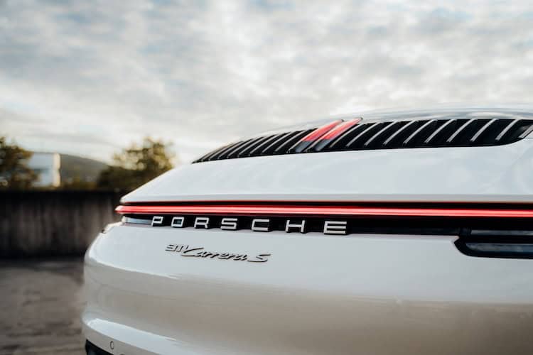Logo Porsche 911 Carrera S Cabrio in Zürich