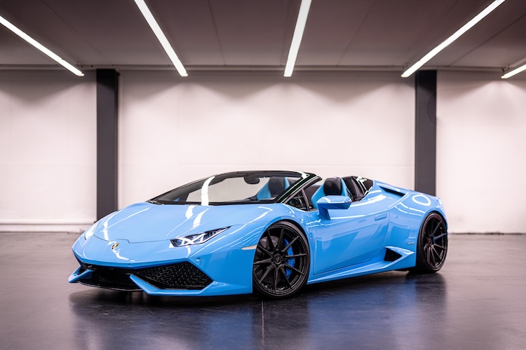 Front View of a Lamborghini Huracan Spyder in Zurich